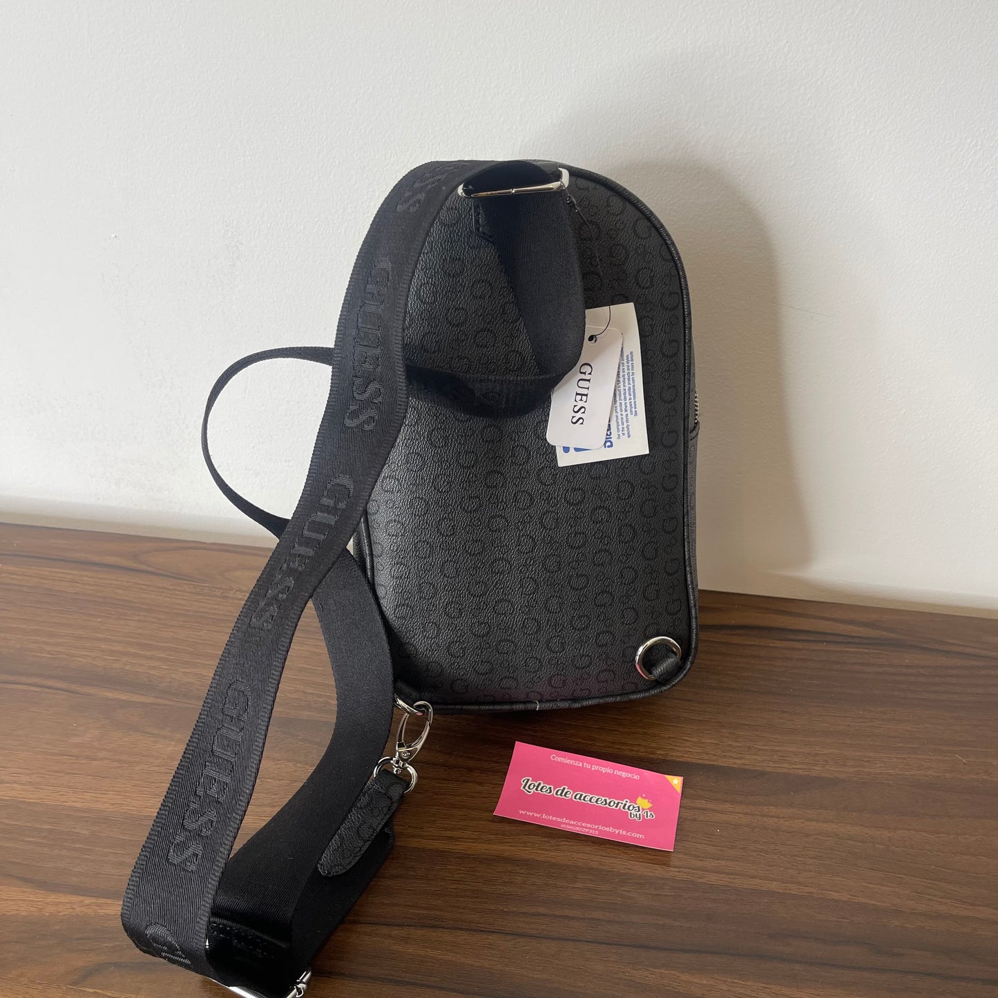 Mochila chica negra Guess USA