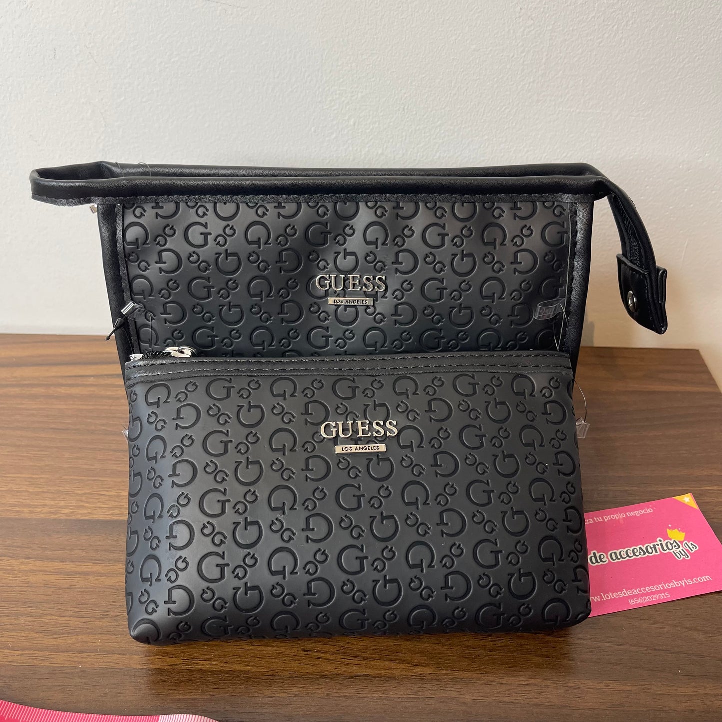 Cosmetiqueras 2 pzs negra Guess USA