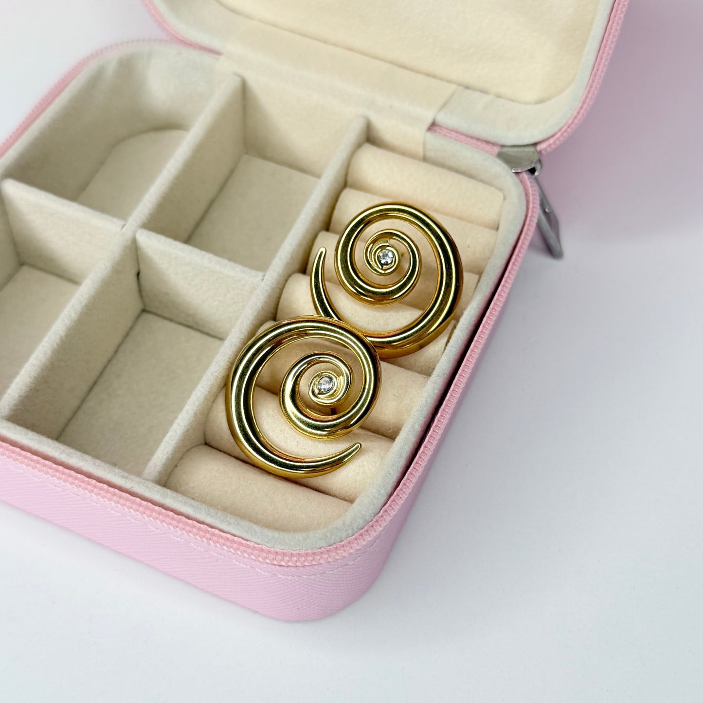 Aretes caracol CHAPA DE ORO 18k(K157)