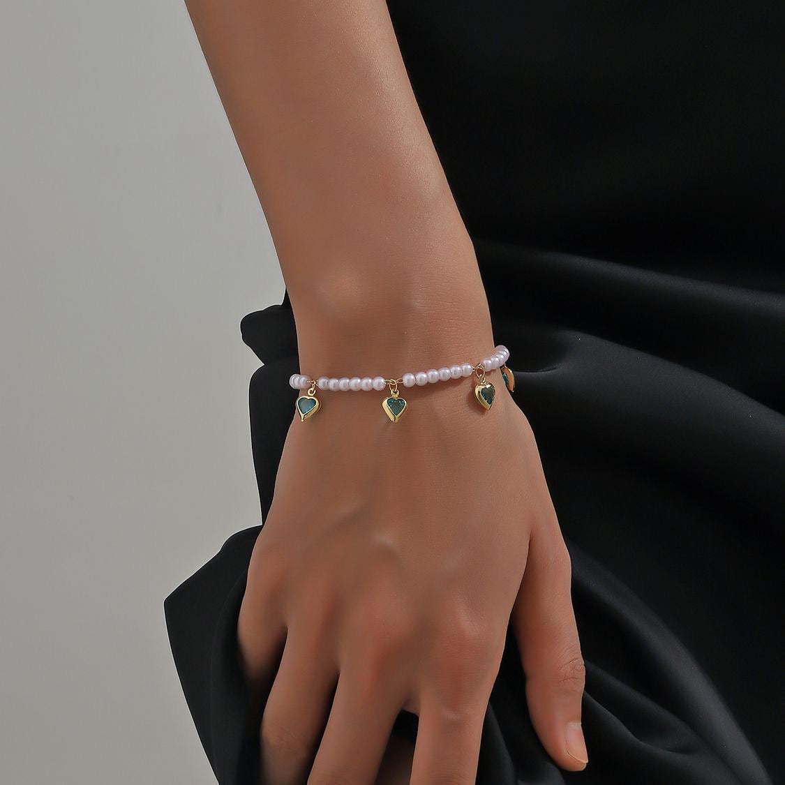 Pulsera corazones perlas(A126)