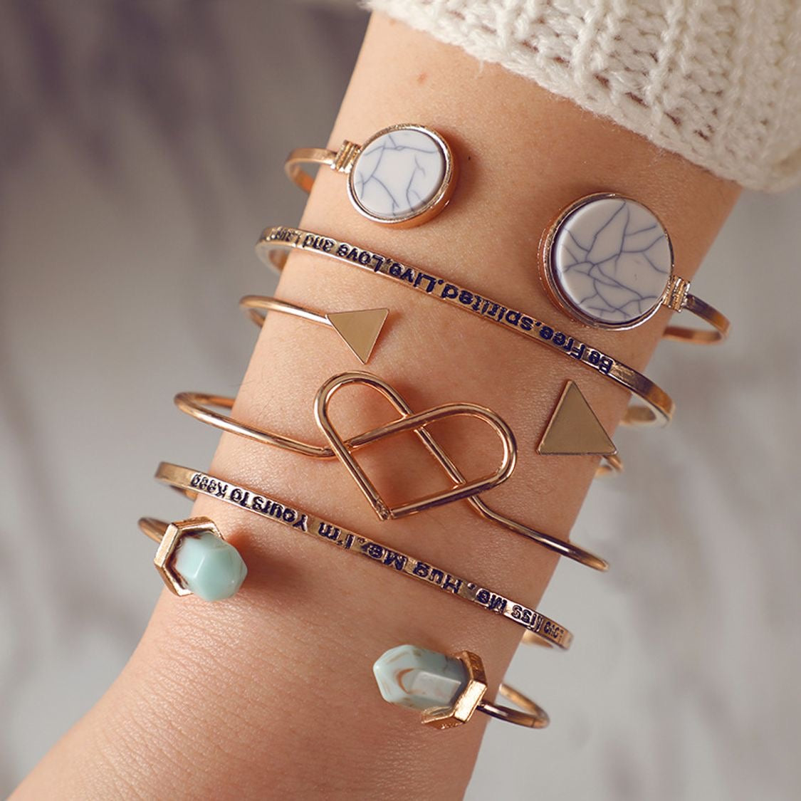Pulseras set 6 pzs dorado brillo(J140)
