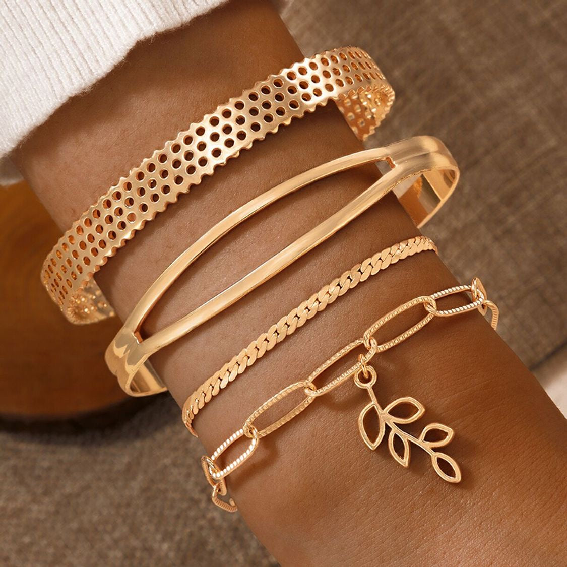 Pulseras set doradas 4 pzs(K137)