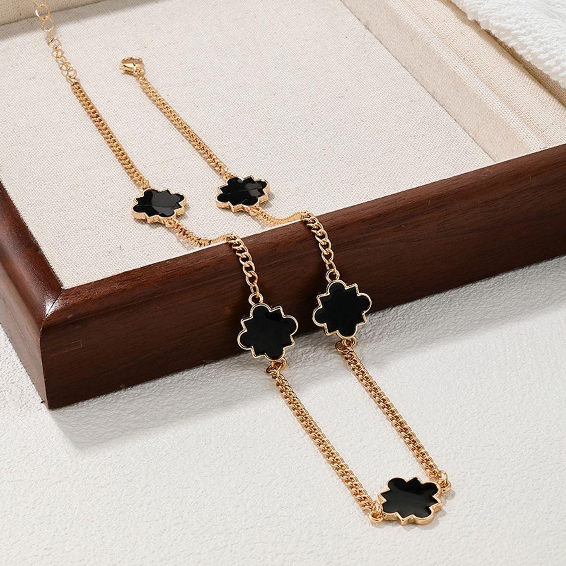 Collar estrella negro(I180)