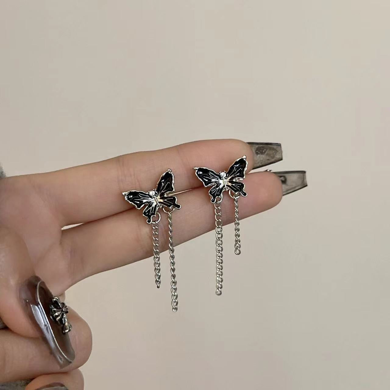 Aretes mariposa negro(H102)