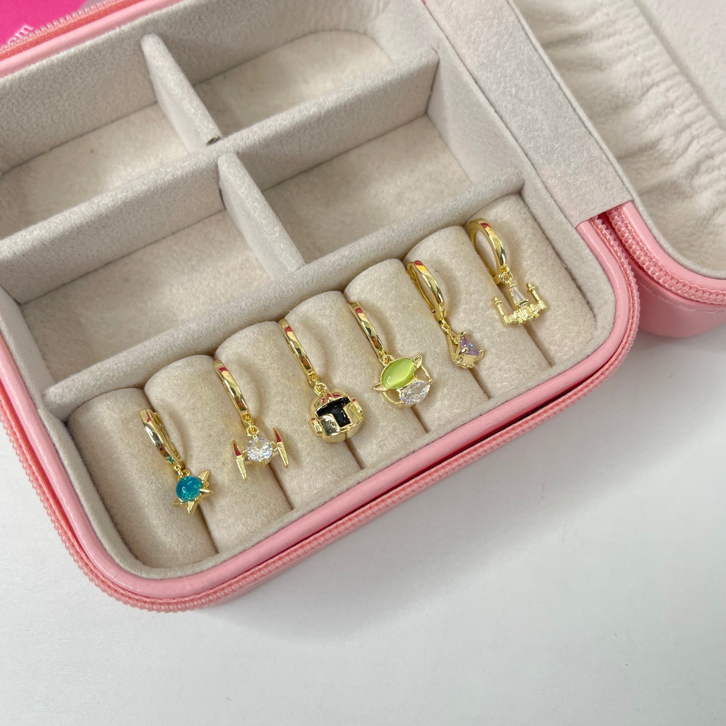 Aretes set Star wars baby yoda 6 pzs CHAPA DE ORO 18k(I227)