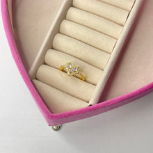 Cargar imagen en el visor de la galería, Anillo corazon ajustable CHAPA DE ORO 18k(E251)
