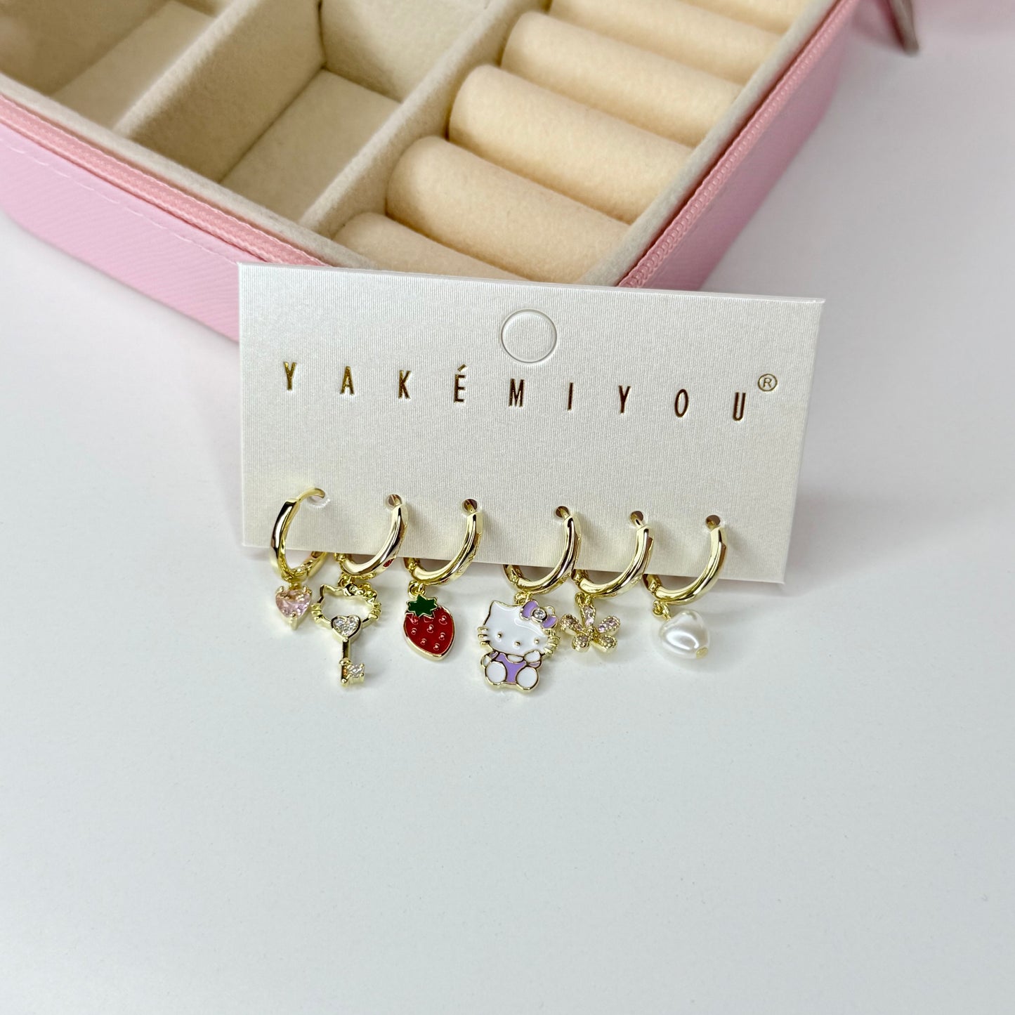 Aretes set Hello Kitty 6 pz CHAPA DE ORO 18k(U15)