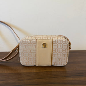 Bolsa beige tommy high street USA