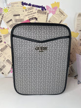 Load image into Gallery viewer, Mochila laptop grande Guess USA
