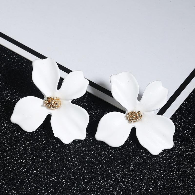 Aretes flor blanca(K125)