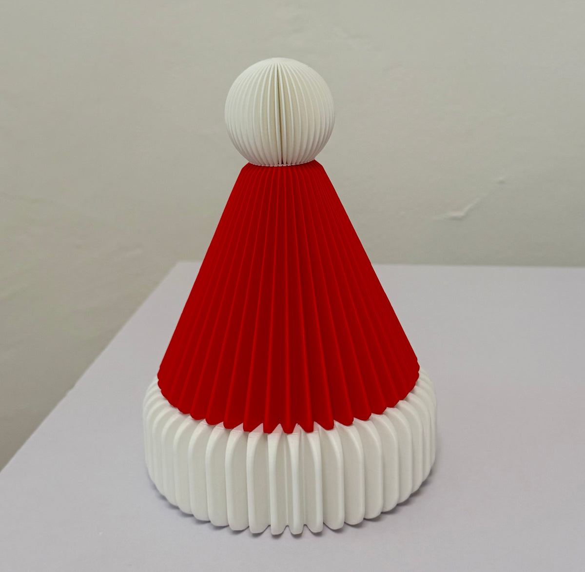 Caja gorro de navidad 18cm alto