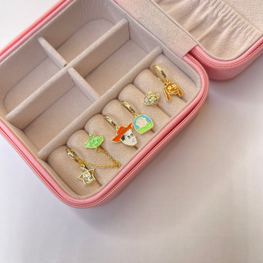 Aretes toy story set 6 pzs CHAPA DE ORO 18k(AA10)